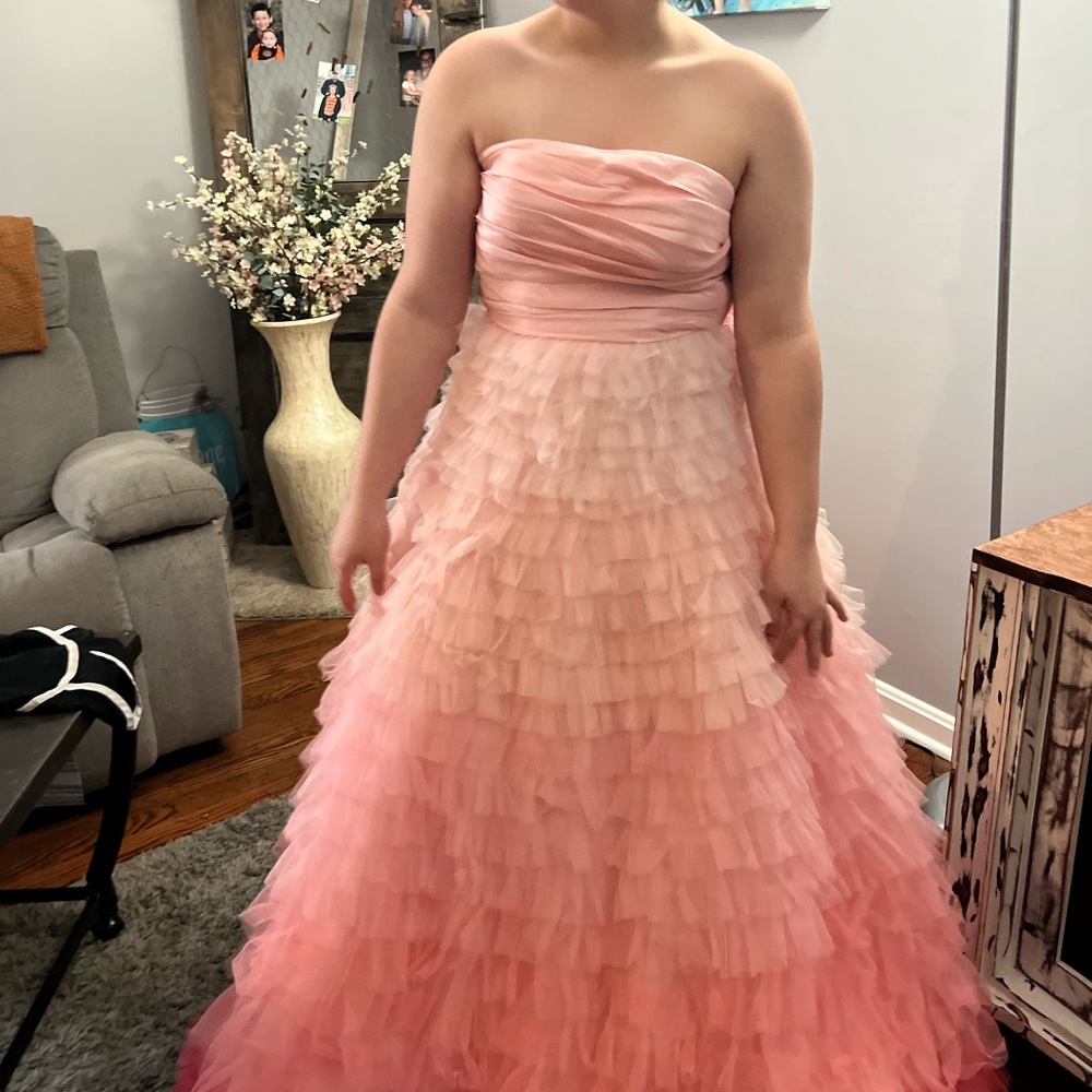 Beautiful Dress for prom or formal!